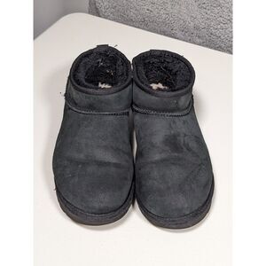 UGG Ultra Mini Women's Classic Black Boots Suede Upper Short Shaft SZ 10